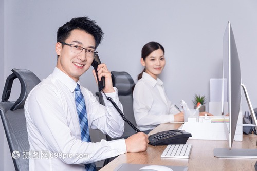职场客服微笑服务 用声音传递温度，以专业提升咨询服务